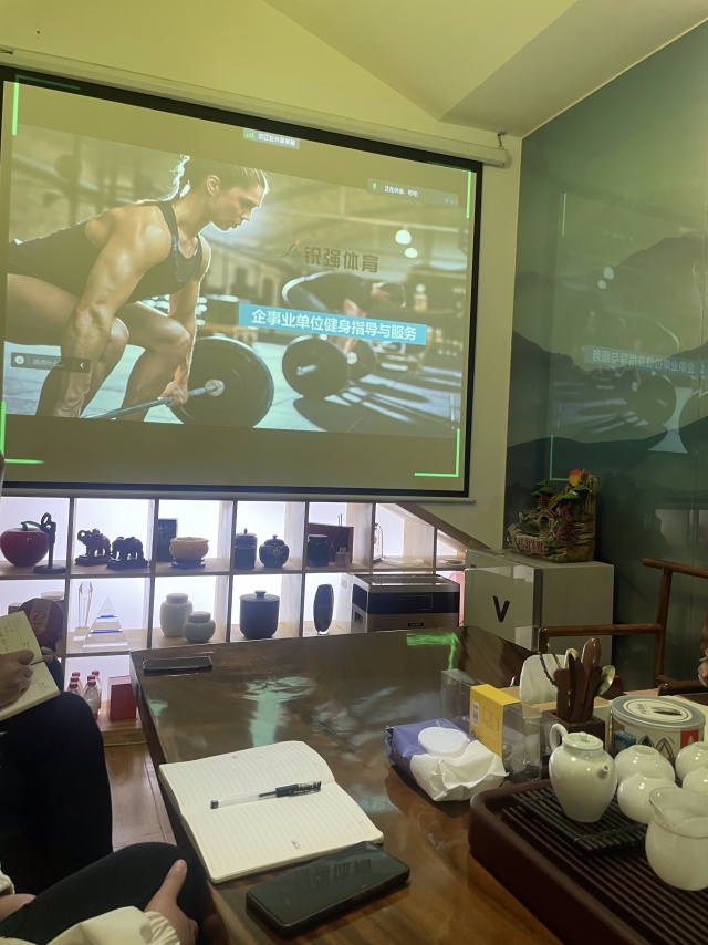 米兰·(milan)中国官方网站體育針對(duì)“企事業(yè)單位健身”的痛點(diǎn)進(jìn)行專(zhuān)業(yè)性培訓(xùn)